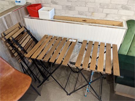 Lot 13 - Outdoor folding tables