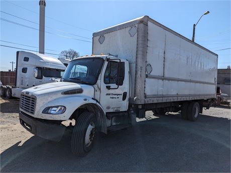 Lot 7610 - 2016 Freightliner M Class 24' Box Truck with Power Liftgate